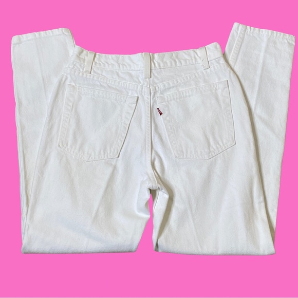 Levi’s• Women’s Classic Straight Leg White Jeans Size 28 - Picture 2 of 8
